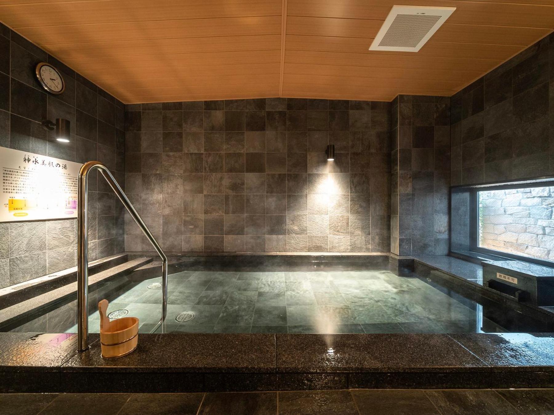 Super Hotel Kumamoto Ekimae Natural Hot Springs Экстерьер фото